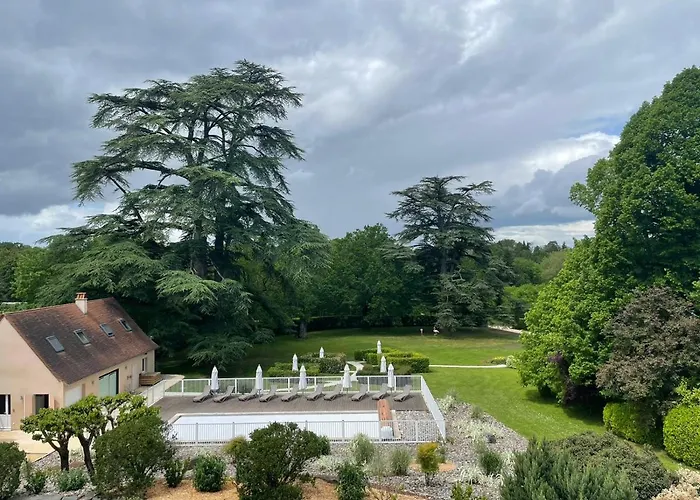 Hôtel&Restaurant - Le Manoir des Cèdres - piscine chauffée et climatisation